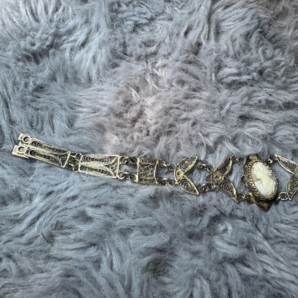 Beautiful RARE Vintage/ Antique Elegant 800  Silver  Cameo Bracelet - Picture 7 of 9
